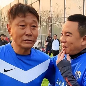 前国脚高峰现状：54岁很显老，妻子也是运动员，二儿子和继父更亲